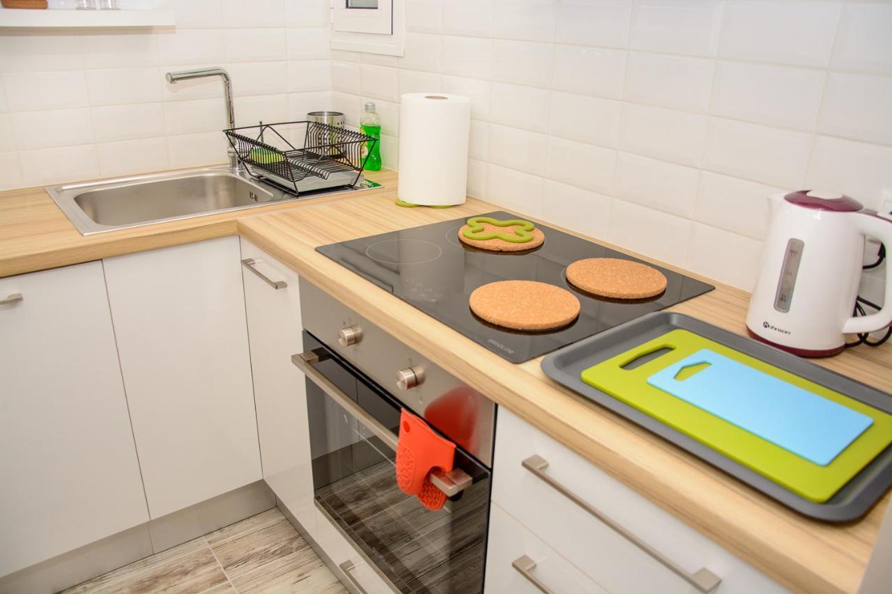 Fully Renovated And Relaxing Apartment Atene Esterno foto