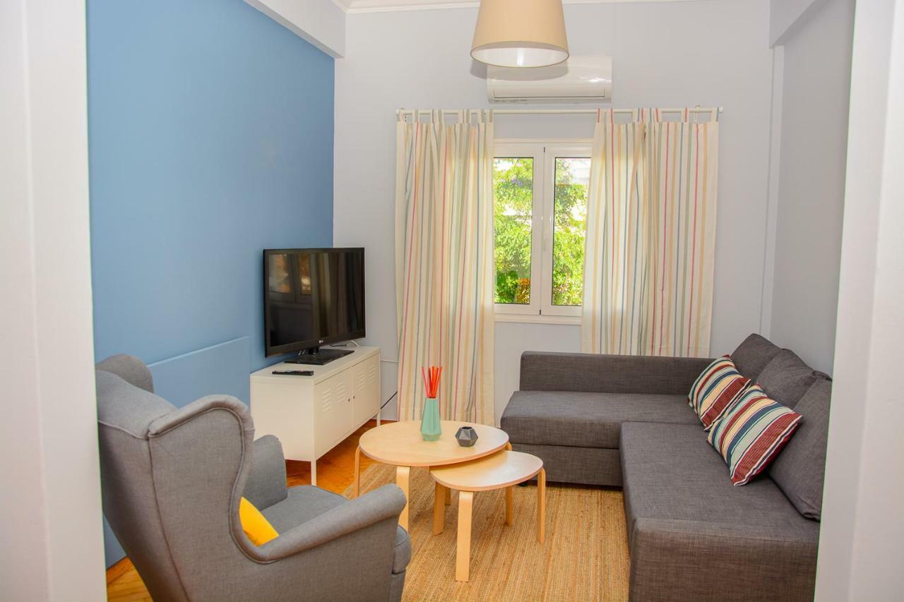 Fully Renovated And Relaxing Apartment Atene Esterno foto